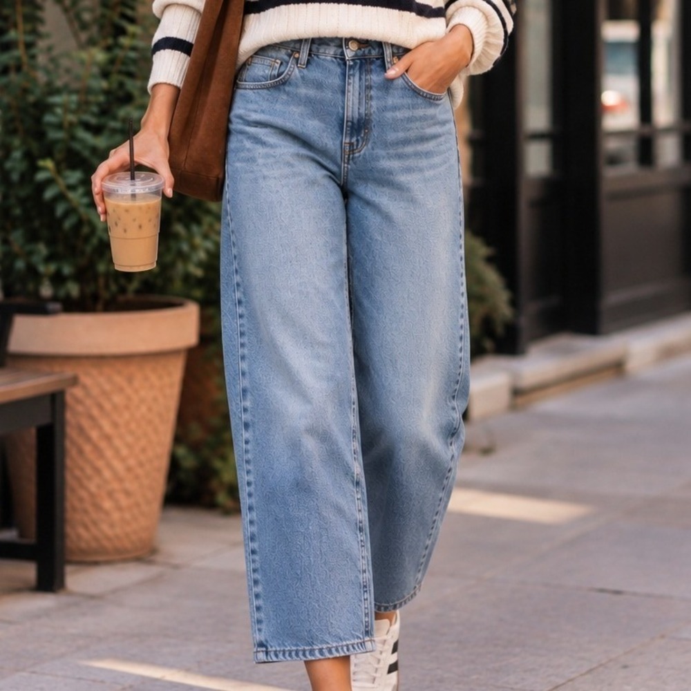 Aeropostale Womens Light Wash High Rise Barrel Jean Curved Leg Denim Blue Crop 0